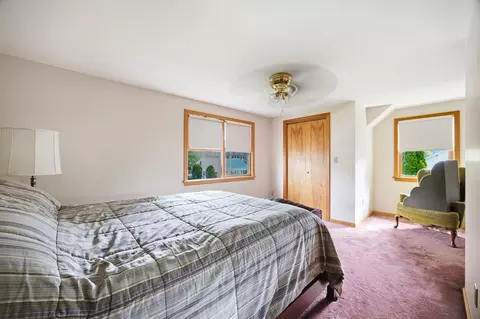 Bedroom - 25 Saint Anthony St, Chicopee, MA 01013 photo 6 of 10