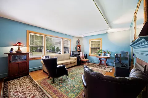 Living - 25 Saint Anthony St, Chicopee, MA 01013 photo 2 of 3