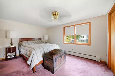 Bedroom - 25 Saint Anthony St, Chicopee, MA 01013 photo 5 of 10