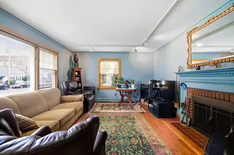 Living - 25 Saint Anthony St, Chicopee, MA 01013 photo 3 of 3