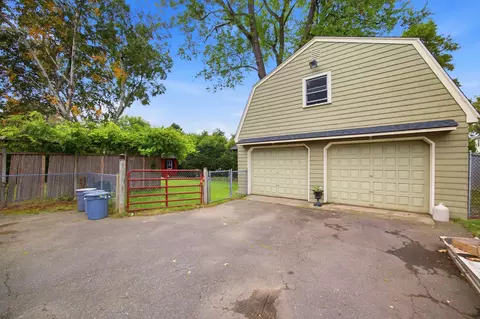 Exterior - 25 Saint Anthony St, Chicopee, MA 01013 photo 2 of 8