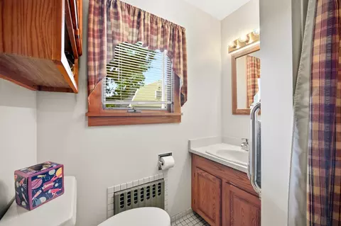 Bath - 25 Saint Anthony St, Chicopee, MA 01013 photo 2 of 4