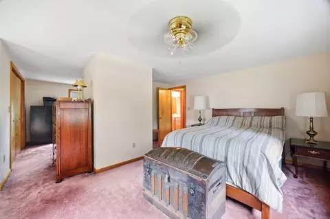 Bedroom - 25 Saint Anthony St, Chicopee, MA 01013 photo 7 of 10