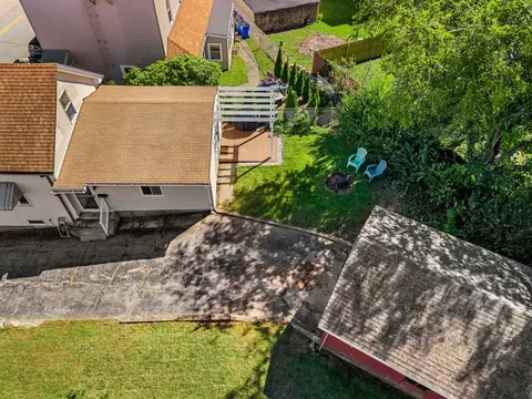View/Area - 2113 Pleasant St, Fall River, MA 02723 photo 3 of 5
