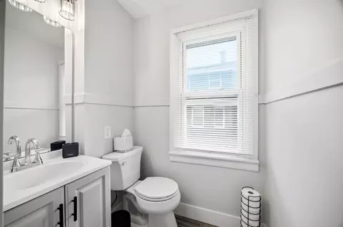 Bath - 43-45 Dexter St, Springfield, MA 01105 photo 3 of 3