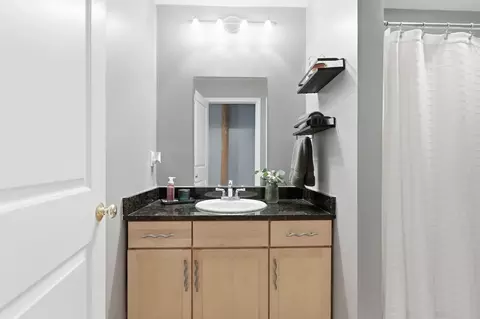 Bath - 82-88 Winter St #2B, Worcester, MA 01604 photo 1 of 2