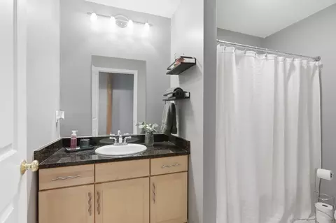 Bath - 82-88 Winter St #2B, Worcester, MA 01604 photo 2 of 2