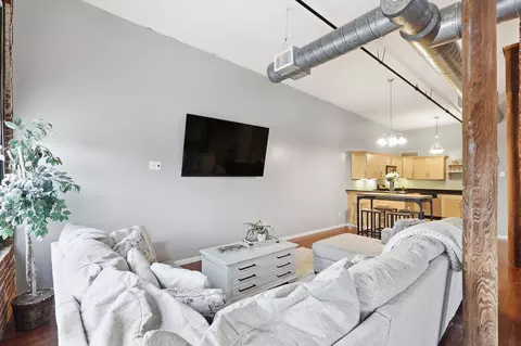 Living - 82-88 Winter St #2B, Worcester, MA 01604 photo 1 of 3