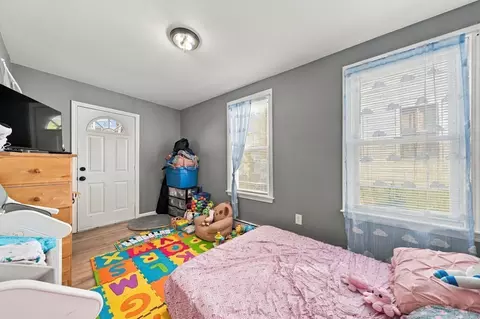 Bedroom - 97 Canonicus St, Fall River, MA 02723 photo 2 of 3