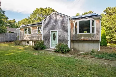 Exterior - 877 Bumps River Rd, Centerville, MA 02632 photo 2 of 6