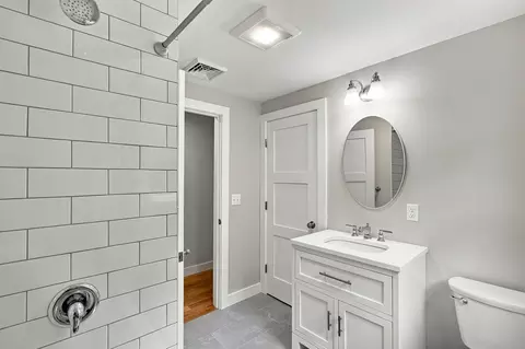 Bath - 877 Bumps River Rd, Centerville, MA 02632 photo 3 of 6