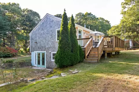 Exterior - 877 Bumps River Rd, Centerville, MA 02632 photo 3 of 6