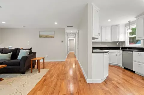 Entry Way - 877 Bumps River Rd, Centerville, MA 02632 photo 2 of 4