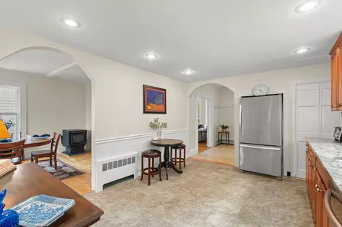 Entry Way - 7 Bisson St, Beverly, MA 01915 photo 4 of 7