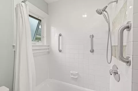 Bath - 7 Bisson St, Beverly, MA 01915 photo 2 of 2