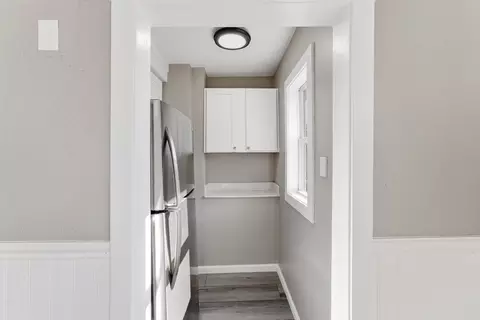 Entry Way - 195 Jasper St, Springfield, MA 01109 photo 2 of 5