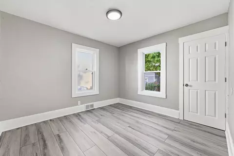 Bedroom - 195 Jasper St, Springfield, MA 01109 photo 3 of 4