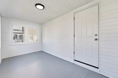 Exterior - 195 Jasper St, Springfield, MA 01109 photo 2 of 4