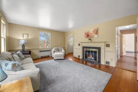 Living - 2 Shell Ln, Orleans, MA 02653 photo 4 of 5
