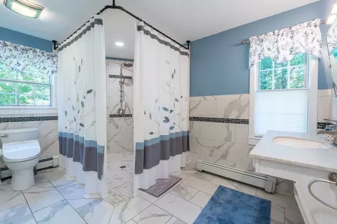 Bath - 61 Plain Rd, Hatfield, MA 01038 photo 3 of 4