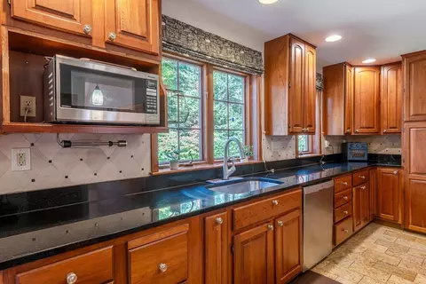 Kitchen - 61 Plain Rd, Hatfield, MA 01038 photo 3 of 4
