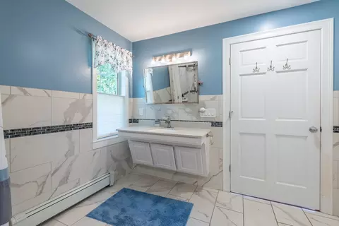 Bath - 61 Plain Rd, Hatfield, MA 01038 photo 1 of 4