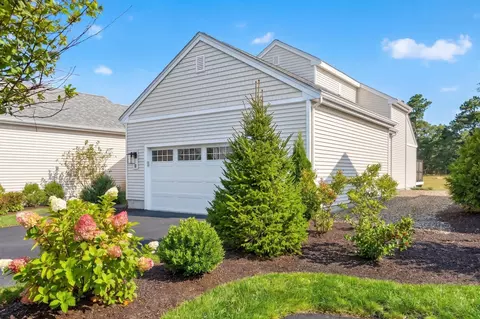 10 Outlook E #10, Plymouth, MA 02360