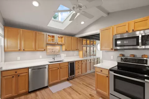 Kitchen - 11 Marsh Ave, Beverly, MA 01915 photo 3 of 5