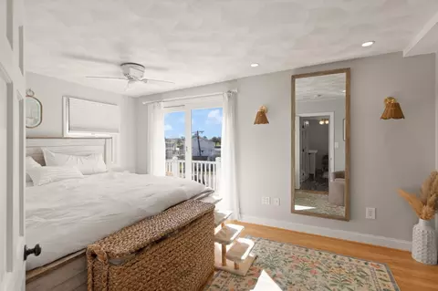 Bedroom - 11 Marsh Ave, Beverly, MA 01915 photo 2 of 6