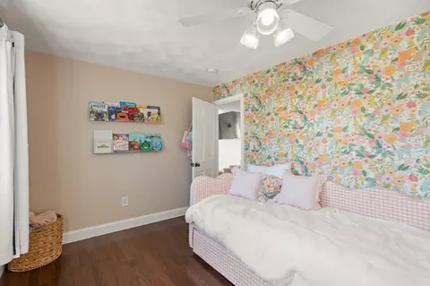 Bedroom - 11 Marsh Ave, Beverly, MA 01915 photo 4 of 6