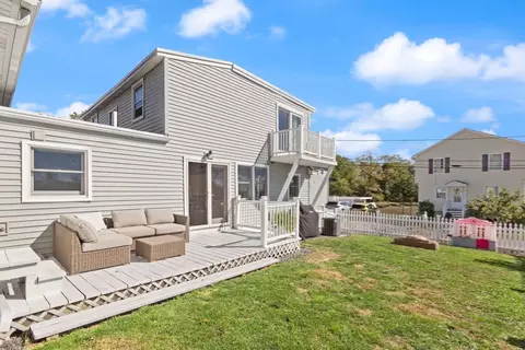Exterior - 11 Marsh Ave, Beverly, MA 01915 photo 5 of 9