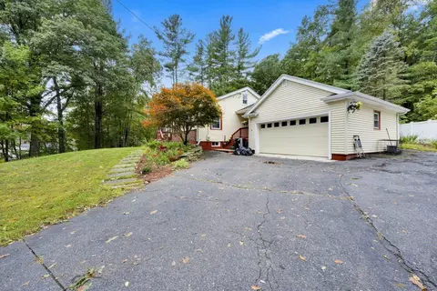 Exterior - 30 W Sutton Rd, Sutton, MA 01590 photo 3 of 7