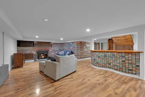 Living - 30 W Sutton Rd, Sutton, MA 01590 photo 3 of 3