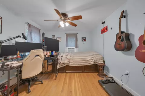 Bedroom - 30 W Sutton Rd, Sutton, MA 01590 photo 1 of 2