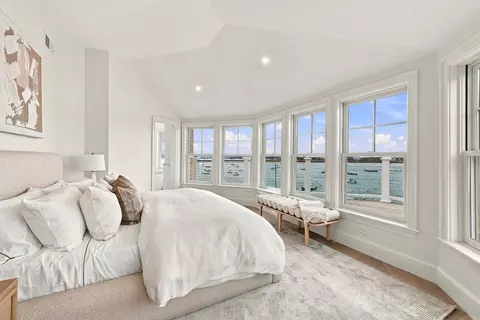 Bedroom - 11 Kenneth Rd, Marblehead, MA 01945 photo 1 of 4