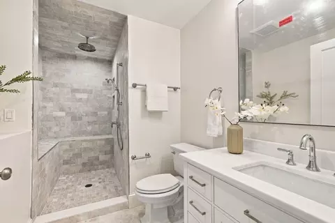 Bath - 11 Kenneth Rd, Marblehead, MA 01945 photo 5 of 5