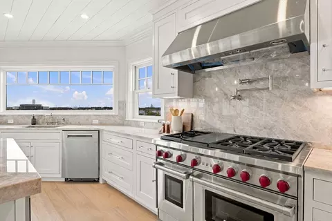 Kitchen - 11 Kenneth Rd, Marblehead, MA 01945 photo 5 of 6