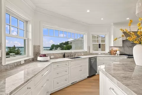 Kitchen - 11 Kenneth Rd, Marblehead, MA 01945 photo 4 of 6