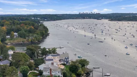 View/Area - 11 Kenneth Rd, Marblehead, MA 01945 photo 2 of 4