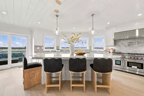 Kitchen - 11 Kenneth Rd, Marblehead, MA 01945 photo 2 of 6