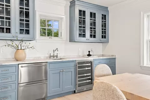 Kitchen - 11 Kenneth Rd, Marblehead, MA 01945 photo 1 of 6
