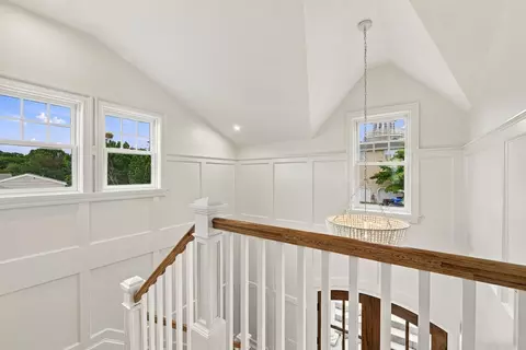 Entry Way - 11 Kenneth Rd, Marblehead, MA 01945 photo 5 of 5