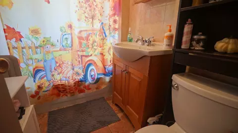 Bath - 76-78 Silver St, Springfield, MA 01107 photo 1 of 4