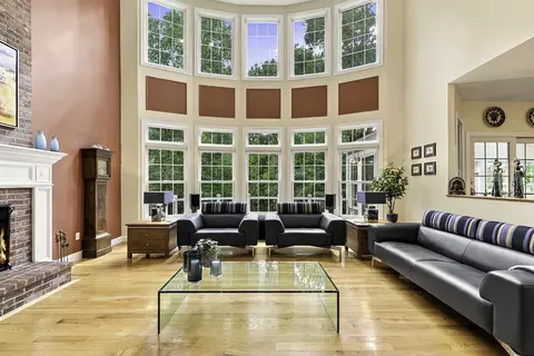 Living - 31 Trefry Ln, Stow, MA 01775 photo 4 of 5