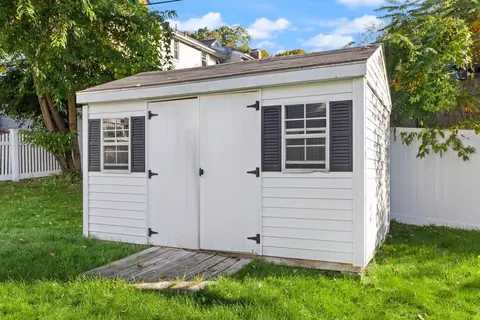 Exterior - 6 Longworth Rd, Worcester, MA 01602 photo 8 of 8