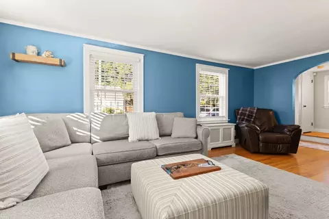 Living - 6 Longworth Rd, Worcester, MA 01602 photo 3 of 4