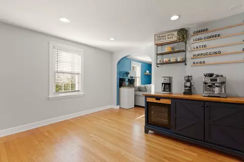 Entry Way - 6 Longworth Rd, Worcester, MA 01602 photo 4 of 4
