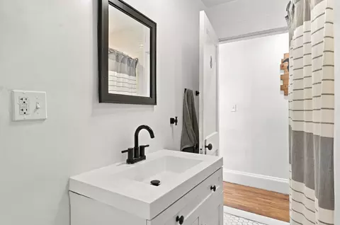 Bath - 45 Sidney Ave, Lynn, MA 01902 photo 2 of 3