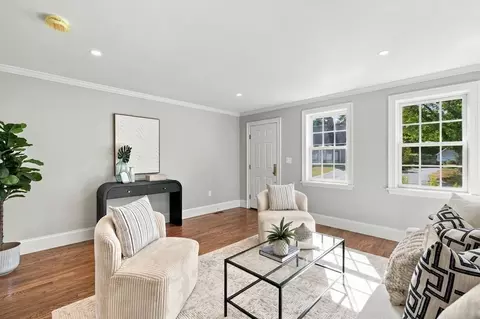 Living - 160 Hersey St, Hingham, MA 02043 photo 6 of 7