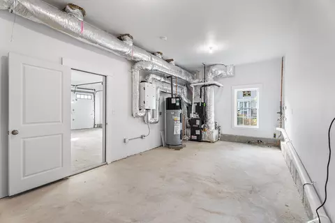 Entry Way - 76 Valmor St, Worcester, MA 01604 photo 1 of 1